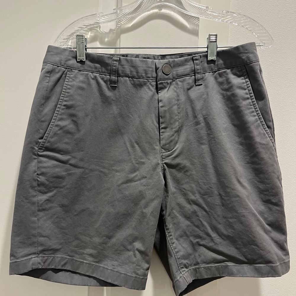 Men’s 32 flat front gray Bonobos shorts